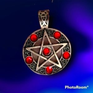 Rin's Unique Boutique - Handmade - Pentacle Pendant Chain Necklace